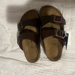 New- Birkenstock Arizona sandals Size:35/4